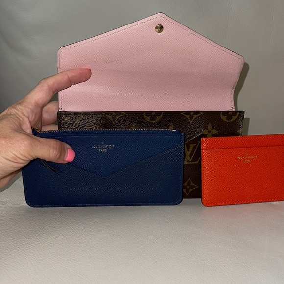 Louis Vuitton wallet with separate card holder, coin pouch, and dust bag. - Picture 2 of 7